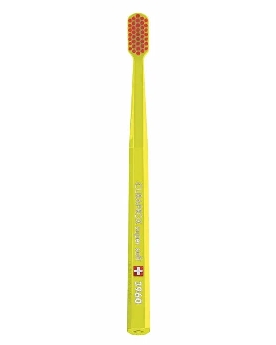 Зубна щітка Curaprox Super Soft, d 0,12 мм (середня жорсткість із серії)
