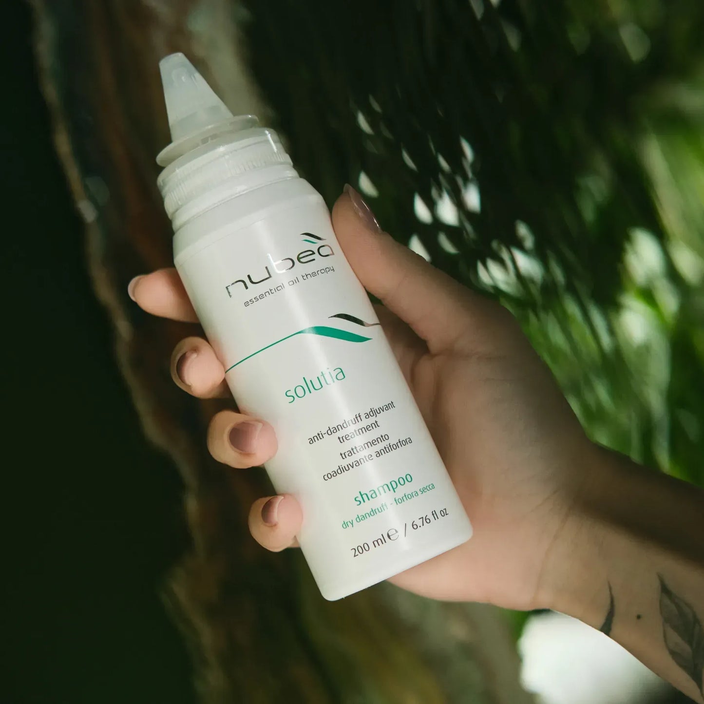 Шампунь проти сухої лупи Nubea Solutia