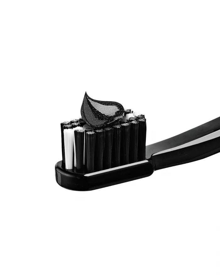 Набір: Відбілююча зубна паста Curaprox Black is White, 90ml + зубна щітка Curaprox Ultra Soft CS5460