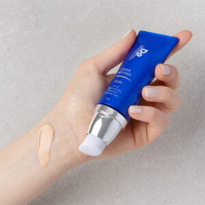 Cover Recover / Захисний тональний крем з SPF-30