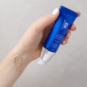 Cover Recover / Захисний тональний крем з SPF-30