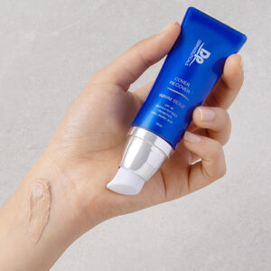 Cover Recover / Захисний тональний крем з SPF-30